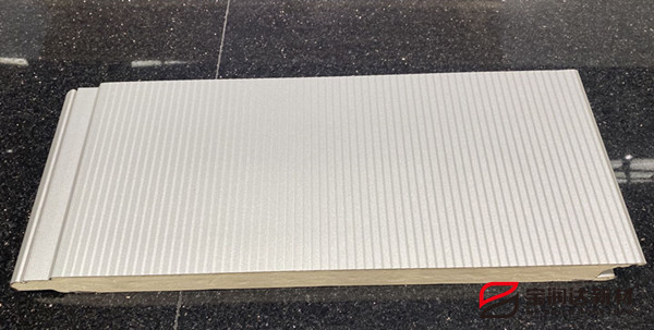 聚氨酯夾芯板作為保溫材料有何優勢